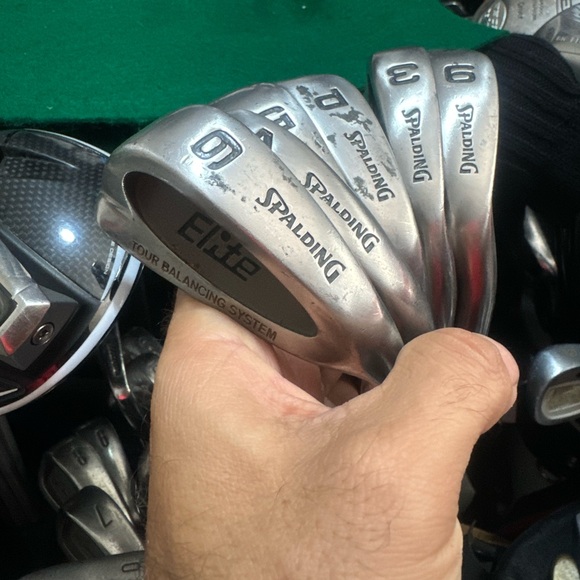 Iron Set Spaulding elite 6 pc in right handed 
Steel shafts original grips . - Picture 2 of 3